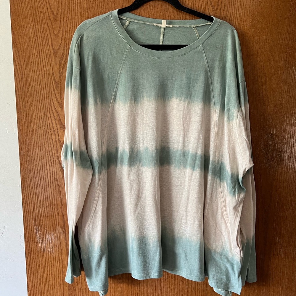 Shop Talulah Oversized Tie-Dye shirt, L